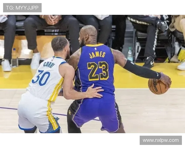 NBA最新动态:詹姆斯突破历史新高 赛季表现引发球迷热议 NBA最新动态:詹姆斯突破历史新高 赛季表现引发球迷热议