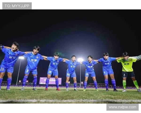 中国足球联赛新赛季开幕,顶级球员转会风波引关注赛事竞争愈加激烈 中国足球联赛新赛季开幕,顶级球员转会风波引关注赛事竞争愈加激烈