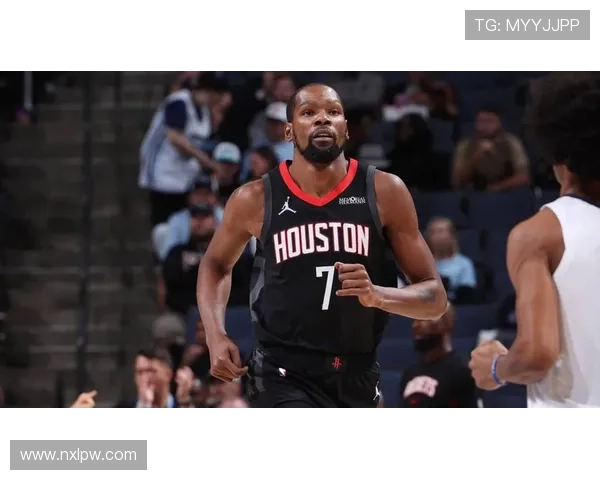 杜兰特复出表现抢眼 带领太阳大胜对手迎来三连胜 杜兰特复出表现抢眼 带领太阳大胜对手迎来三连胜