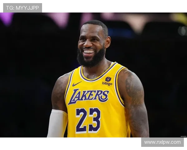 詹姆斯率湖人逆转取胜年轻球星爆发引燃新赛季激情